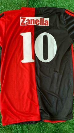 Camiseta Newell's retro Maradona en internet