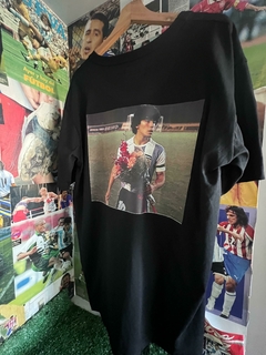 Remera Maradona flores en internet