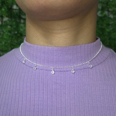 Choker zirconias penduradas