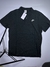 CAMISETA POLO NIKE SPORTWEAR (PRETA)