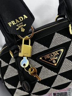 bag PRADA symbole top-handle mini en internet