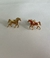 BRINCO CAVALO DOURADO 1,3 X 1,5 CM