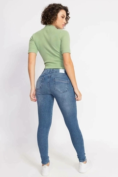 Calça Jeans Feminina Skinny Biotipo Cintura média - comprar online