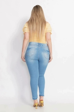 Calça Jeans Feminina Skinny Midi Plus Size Biotipo Cintura Alta - comprar online