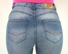 Calça Jeans Feminina Skinny Biotipo Cintura média - loja online