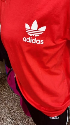 Remera Retro” Adidas” en internet