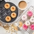 Imagem do Mini Máquina De Fazer Donuts Rosquinhas 7 Furos 110/220v Cor