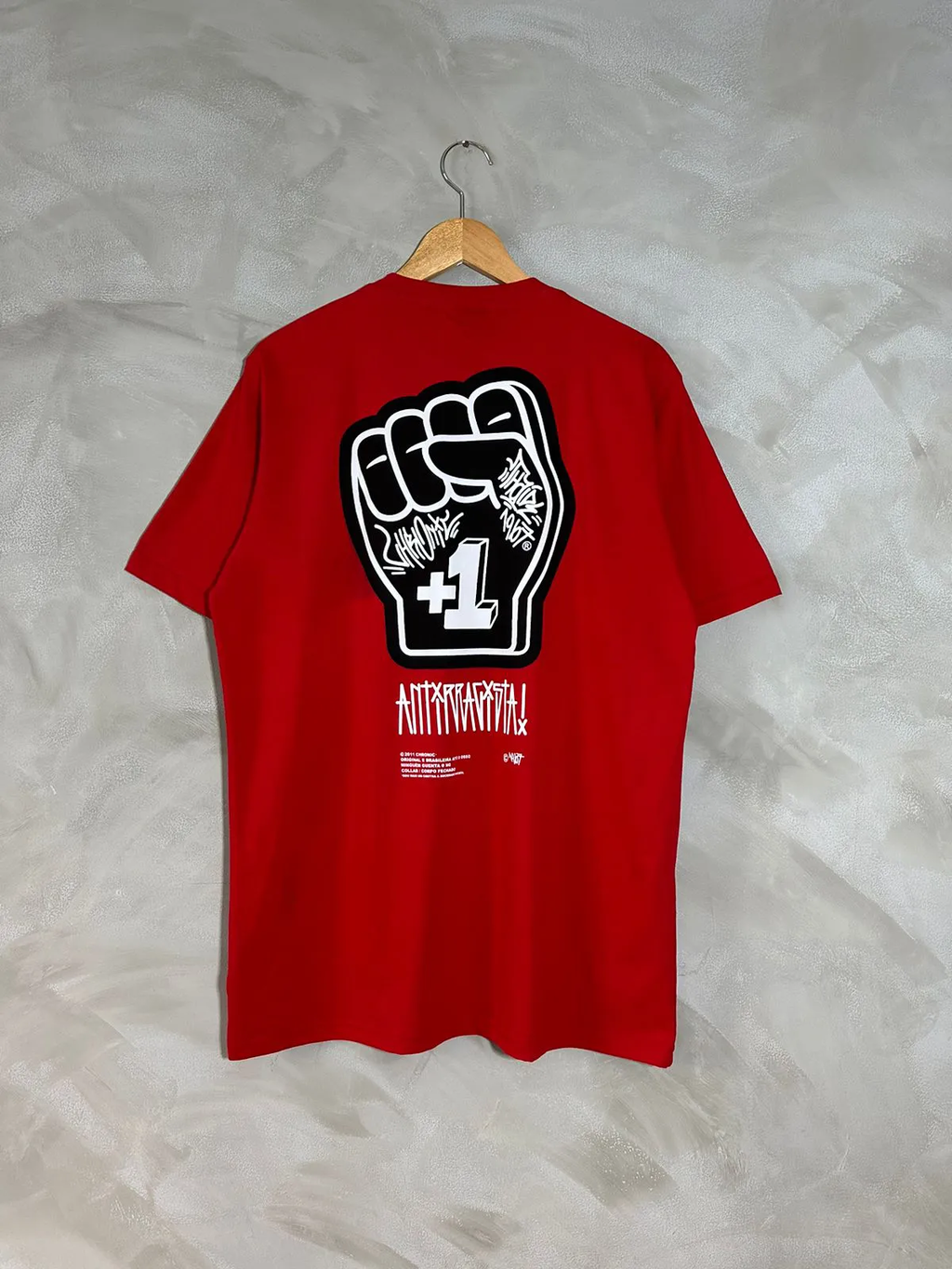 Camiseta Chronic/Thaíde Antirracista +1 - Vermelha