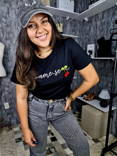 T-shirt ame-se preta - comprar online