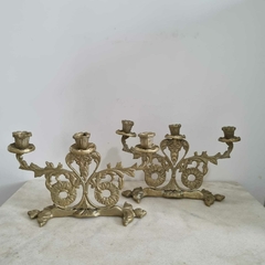 Par de candelabros em bronze para três velas - comprar online