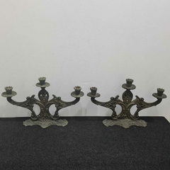 Par de candelabros em bronze para 3 velas cada.