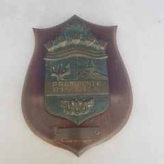 Placa em madeira com Brasão em bronze Presidente Rivera do Uruguai