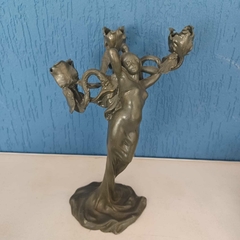 Candelabro Art Nouveau de três braços com desenho de flores de Claude Bonnefond