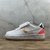 Nike Air Force 1 Low "NBA White Crimson Gum" na internet