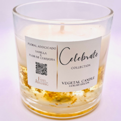 Vela m - Celebrate Gold - Vanilla & Flor de Cerejeira  na internet