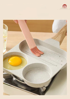 Frigideira de dois furos para café da manhã antiaderente. - comprar online