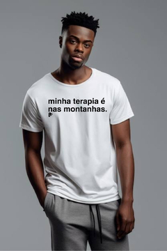 T-Shirt minha terapia é nas montanhas - loja online