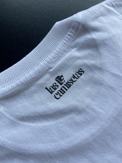 T-Shirt Uma coisa é ter MBA, doutorado, pós - loja online