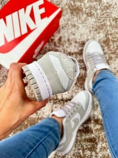 NIKE DUNK - CINZA E BRANCO - Amanda Shoes