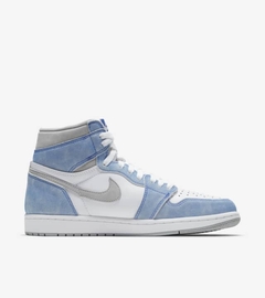 Air Jordan 1 High Hyper Royal na internet