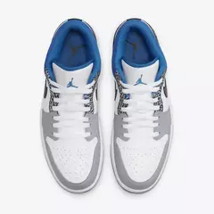 Air Jordan 1 Low SE True Blue na internet