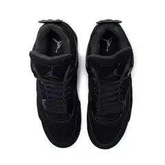 Air Jordan 4 Black Cat na internet