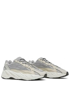 Imagem do Adidas Yeezy Boost 700 v2 Cream