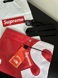 Bag Supreme x The North Face Red na internet