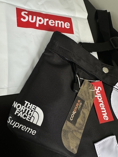 Bag Supreme x The North Face Black - comprar online