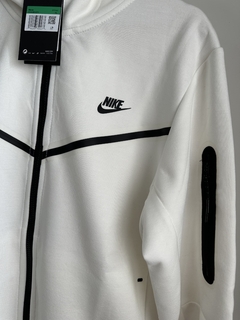 Nike Tech Fleece Off White na internet