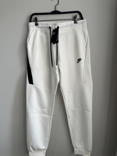 Imagem do Nike Tech Fleece Off White