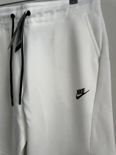 Nike Tech Fleece Off White