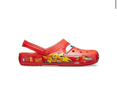 Crocs x Cars McQueen na internet