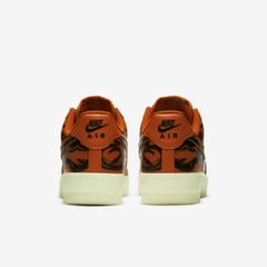 Nike Air Force 1 Skeleton Orange na internet