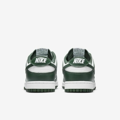 Nike SB Dunk Low Retro "Varsity Green" na internet