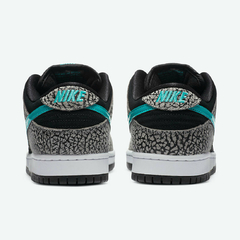 Nike SB Dunk Low Elephant na internet