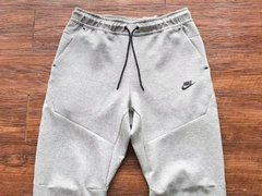 Nike Tech Fleece Grey na internet