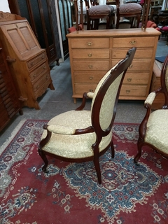 Antiguo Par De Sillones Victorianos Tallados - ManyAntiques