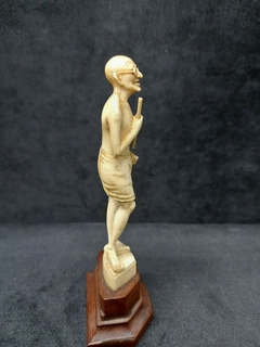 Figura En Material Noble Gandhi - ManyAntiques