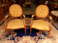 Par De Sillones Frances Medallon Capitone - comprar online