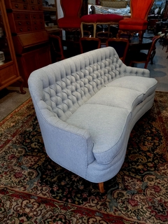 Sofa Mid Century Capitone. - comprar online