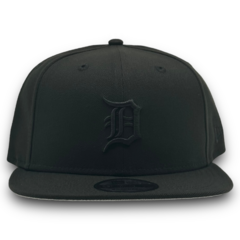 DETROIT BLACK BLACK SNAPBACK