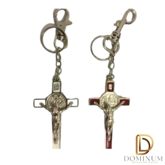 CHAVEIRO CRUCIFIXO 7x4mm S. BENTO Ní/DOU MOSQUETÃO RD070