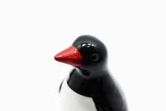 Pinguim de Geladeira Imperador em Porcelana na internet