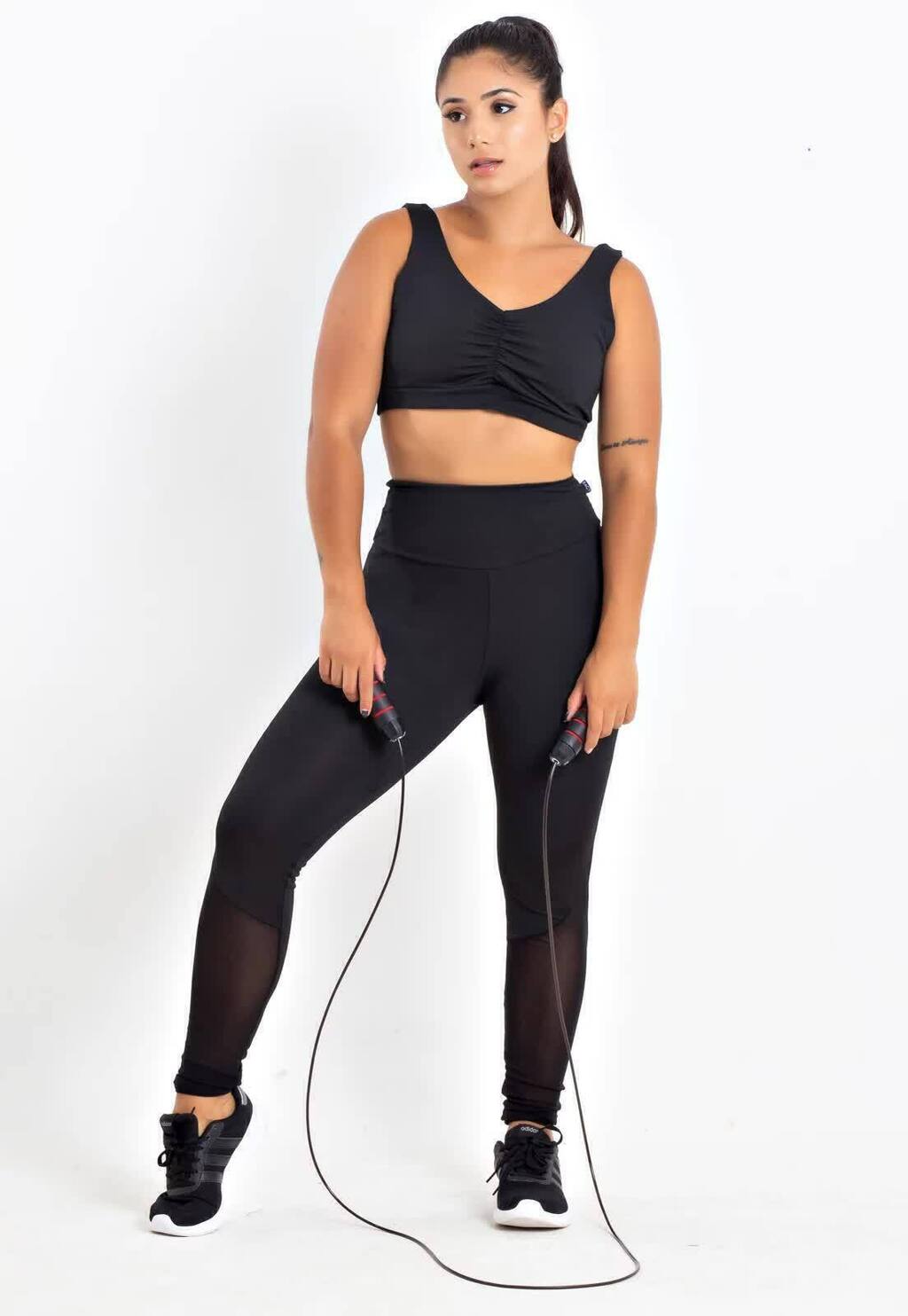 Conjunto Fitness Cropped Preto + Calça Legging com Bolso Tela REF