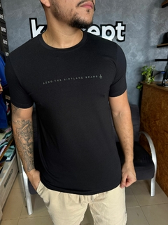 T-SHIRT AERO AIRPLANE BRAND PRETA - loja online