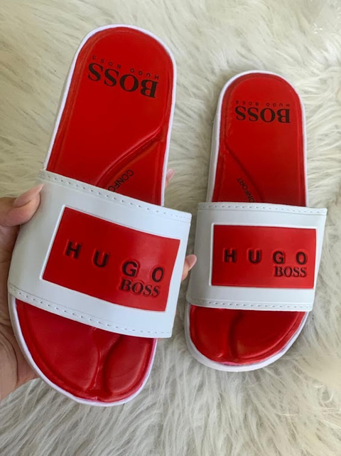 Chinelo nike vermelho store com simbolo dourado