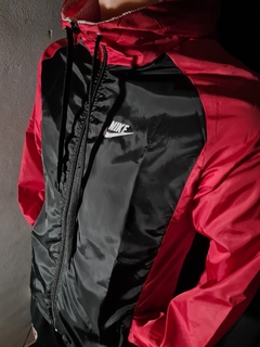 Campera Rompeviento Nike - tienda online