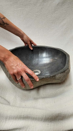 PIE038- Bacha de piedra de rio Mediana entre 45y54cm - comprar online