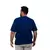 Camiseta masculina plus size azul, vista traseira, modelo com mangas curtas.